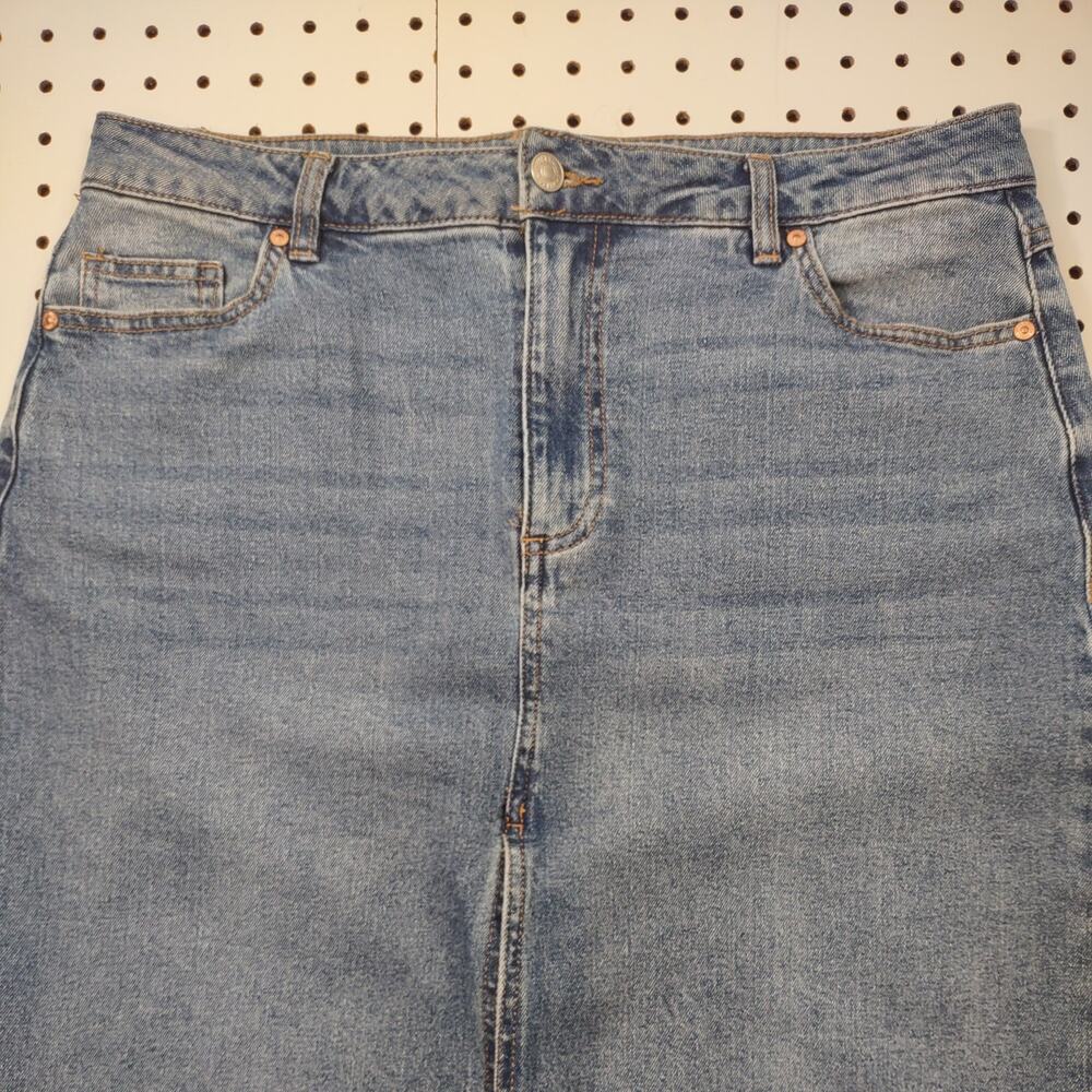 Almost Famous Maxi Jean Skirt with High Slit in Front, Size Medium - Picture 7 of 9